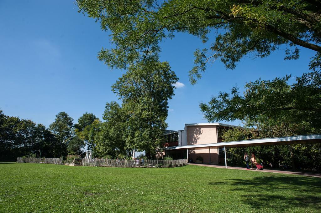 Hotel Coop Tagungszentrum&Hotelpark im Grünen Muttenz Exterior foto